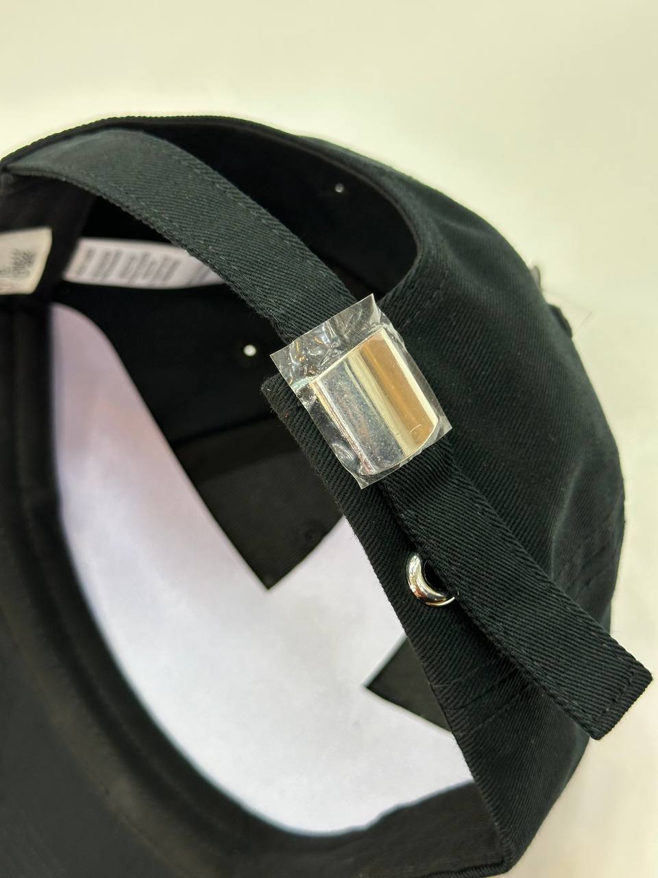 Gorra Guess