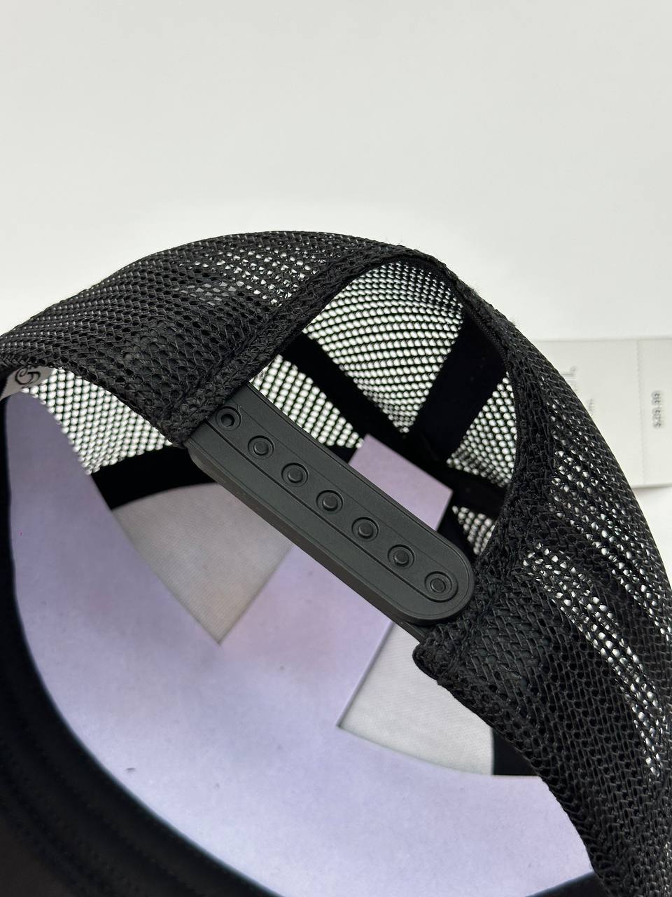 Gorra Guess