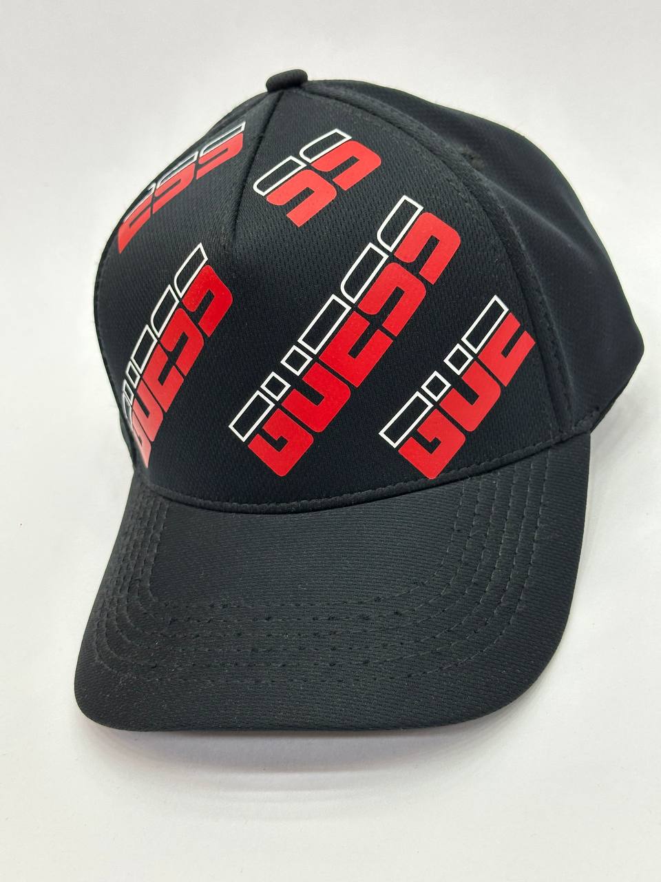 Gorra Guess