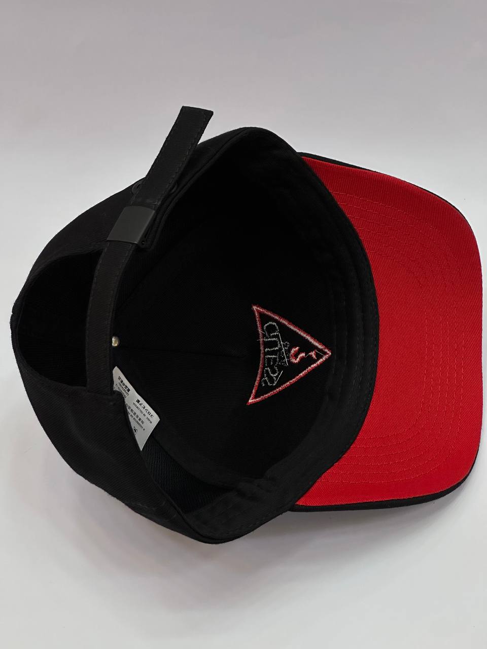 Gorra Guess