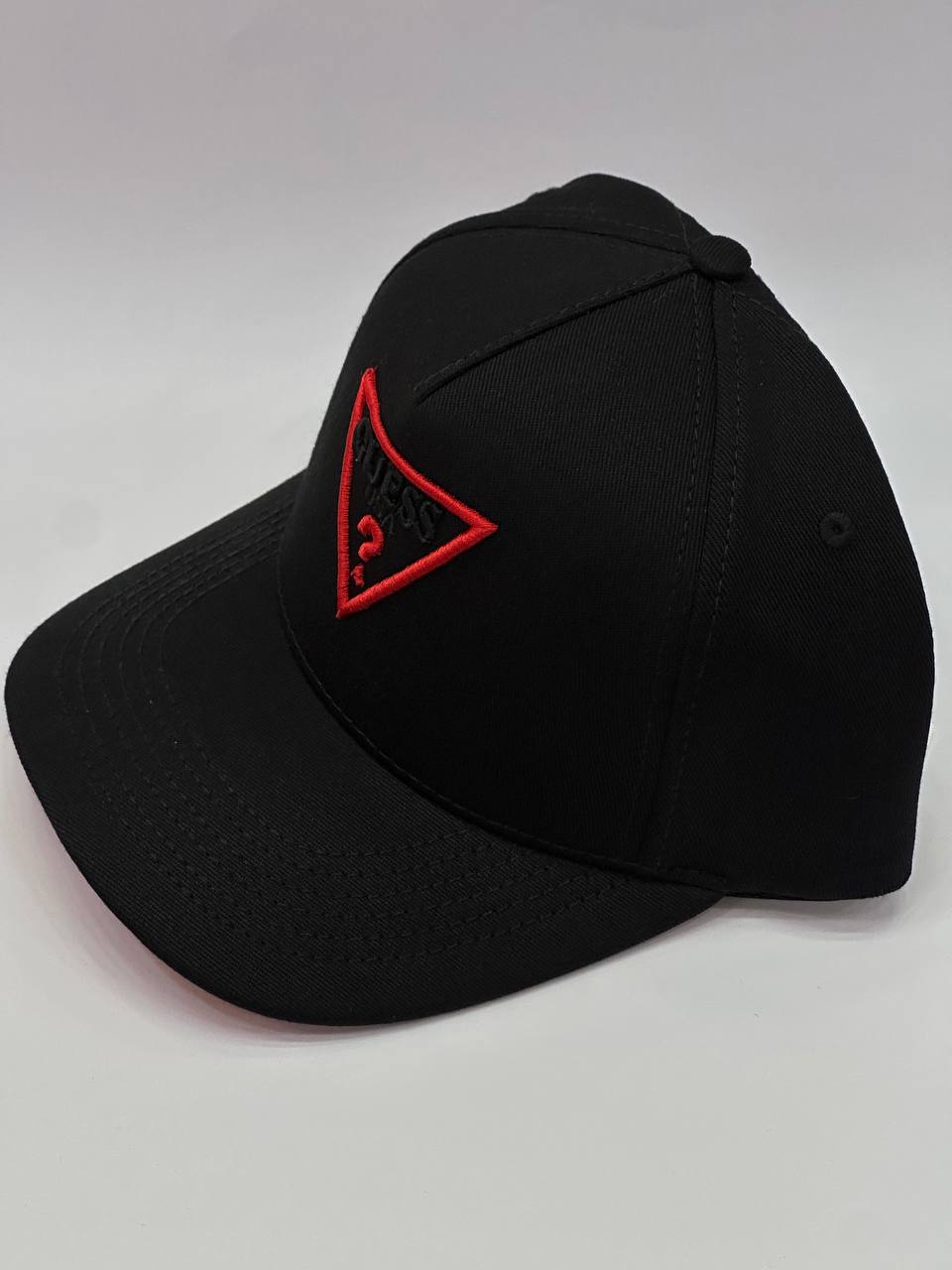 Gorra Guess