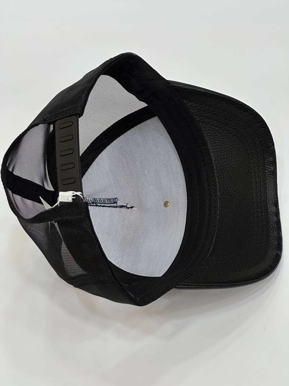 Gorra Guess