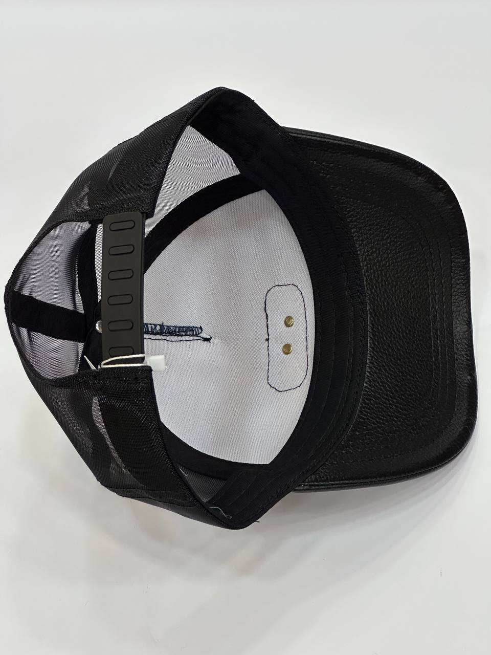 Gorra Guess