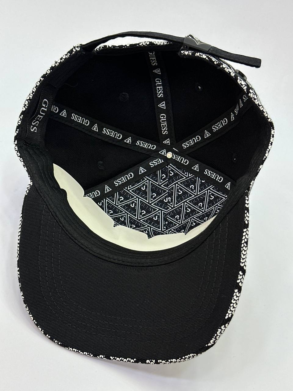 Gorra Guess